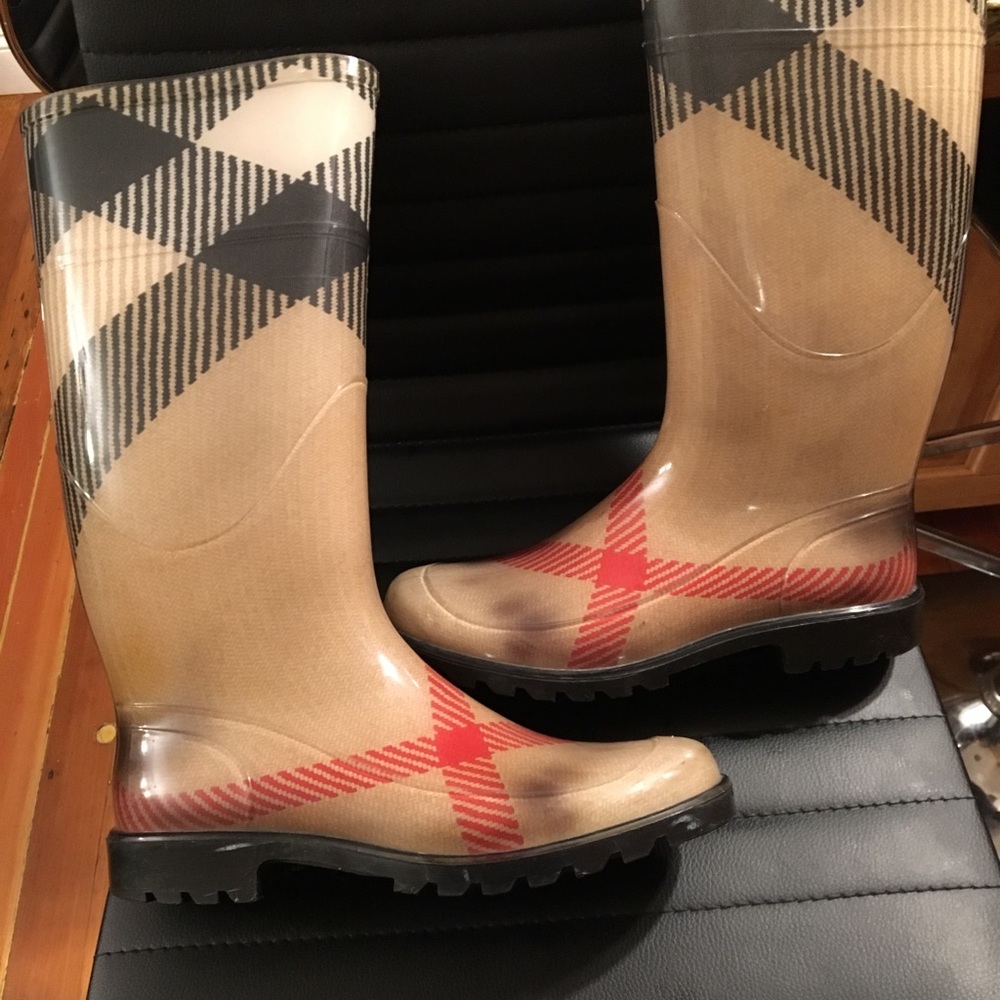 Burberry boots